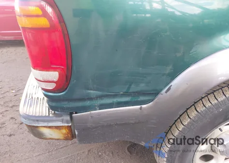 1999 Ford Explorer Sport z USA, uszkodzony, nr VIN 1FMYU24EXXUC58114